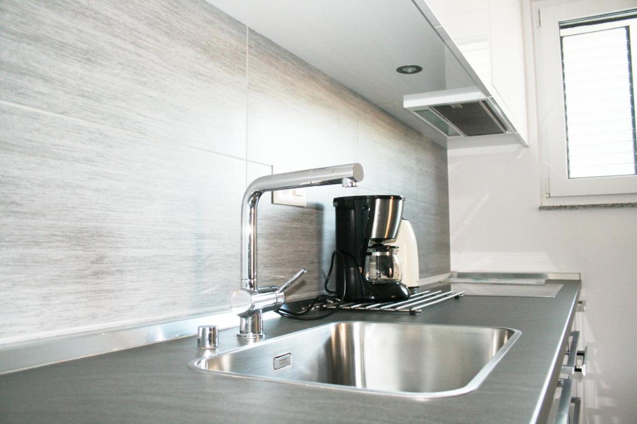 White Anchor Apartment Vodice Exterior photo