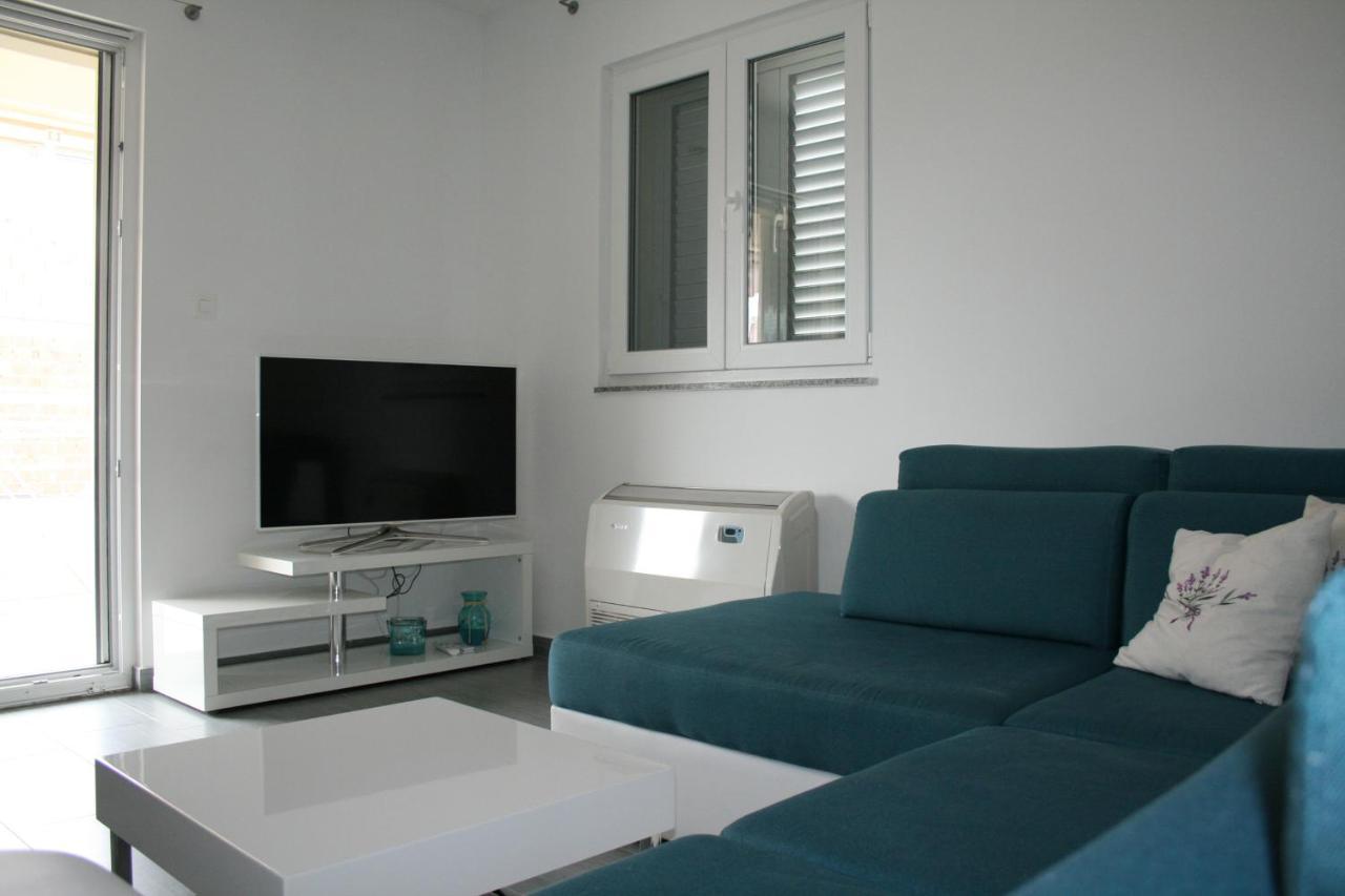 White Anchor Apartment Vodice Exterior photo