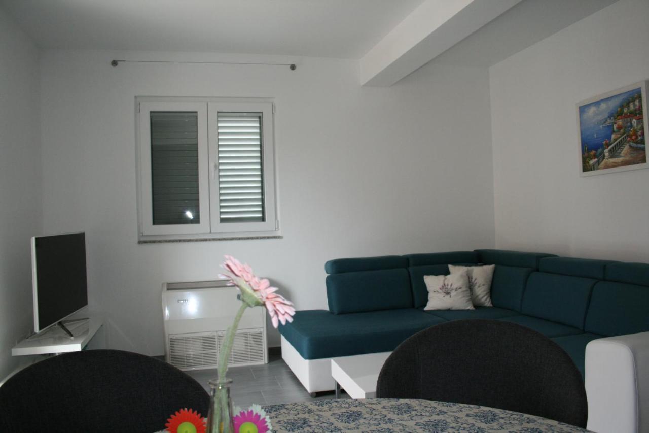 White Anchor Apartment Vodice Exterior photo